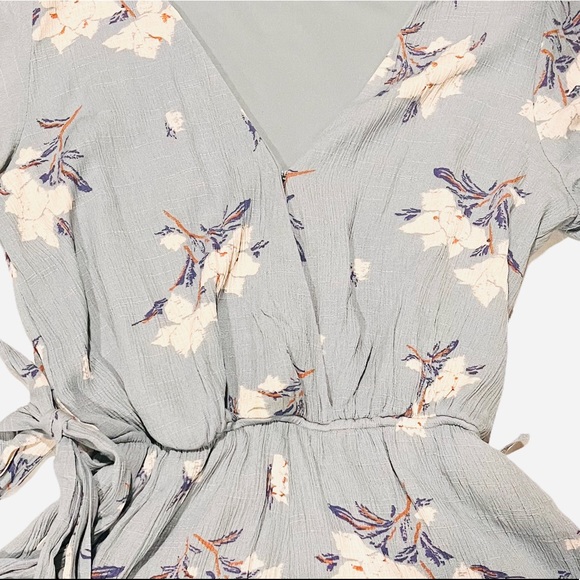 Cloud Chaser Gray Teal Floral V-neck Romper Crochet Detail with Tie Waist - Picture 4 of 9